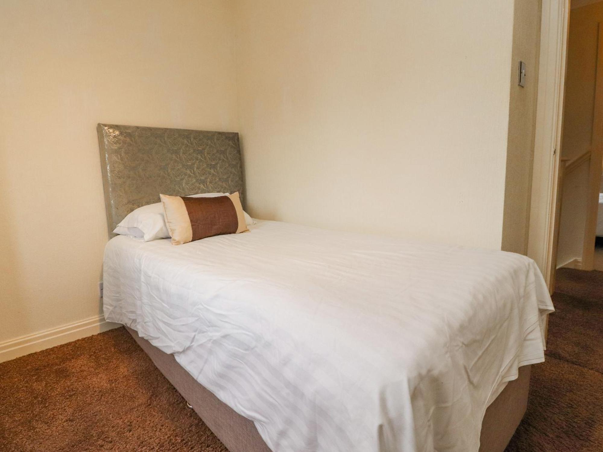 23 Wolsey Close Thornton  Eksteriør billede